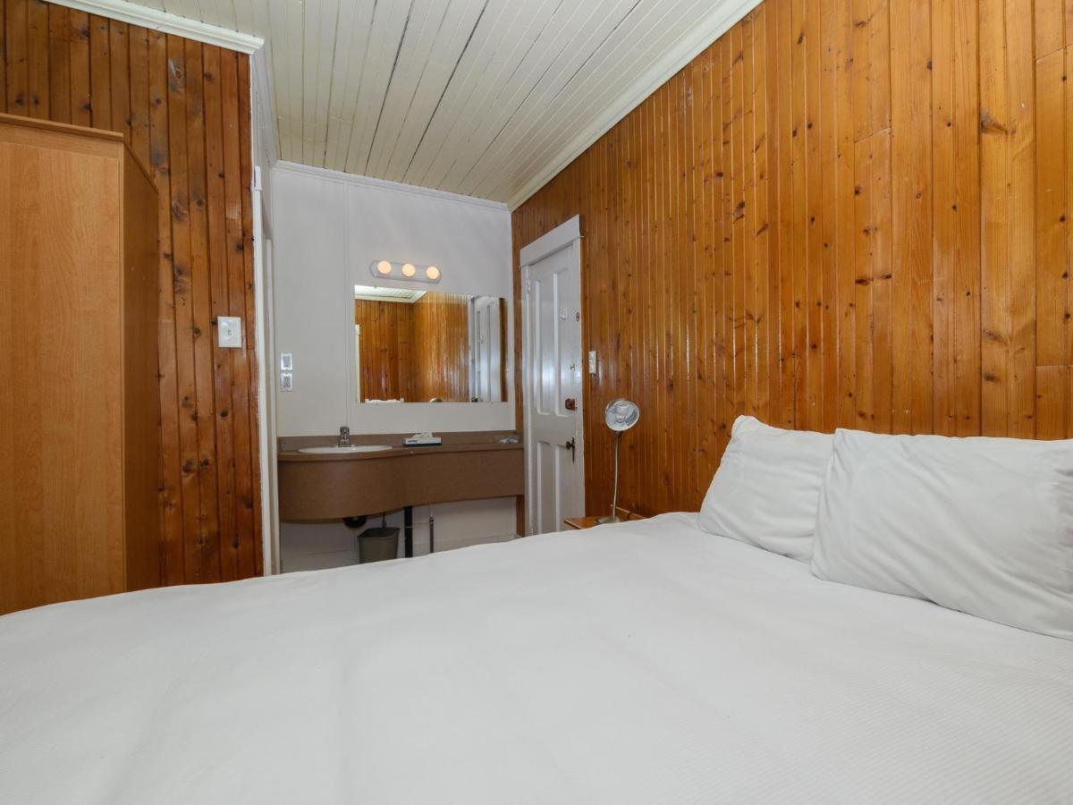 Au Pic De L'Aurore Motel-Chalets Percé Exterior foto