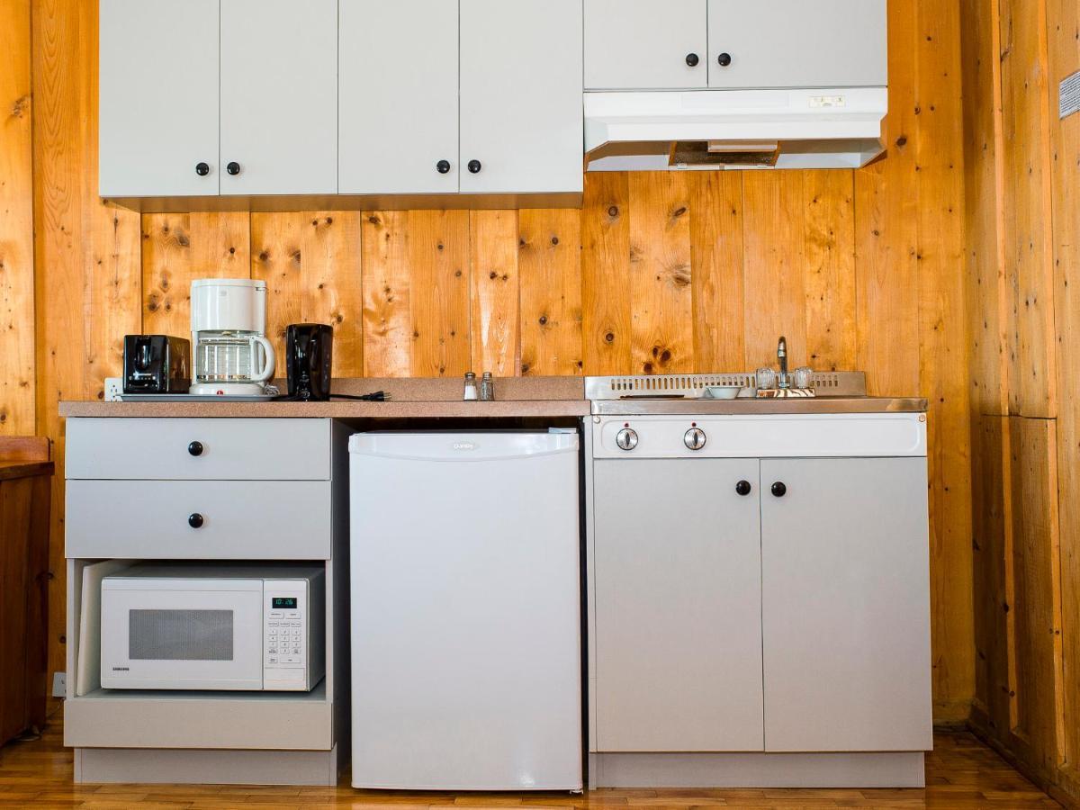 Au Pic De L'Aurore Motel-Chalets Percé Zimmer foto